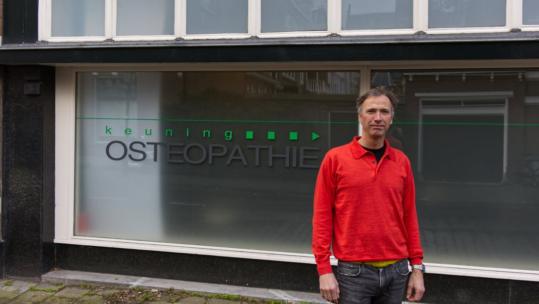 Osteopaat Bastiaan Keuning over zitten, zitgerelateerde klachten, het lichaam en de STiT